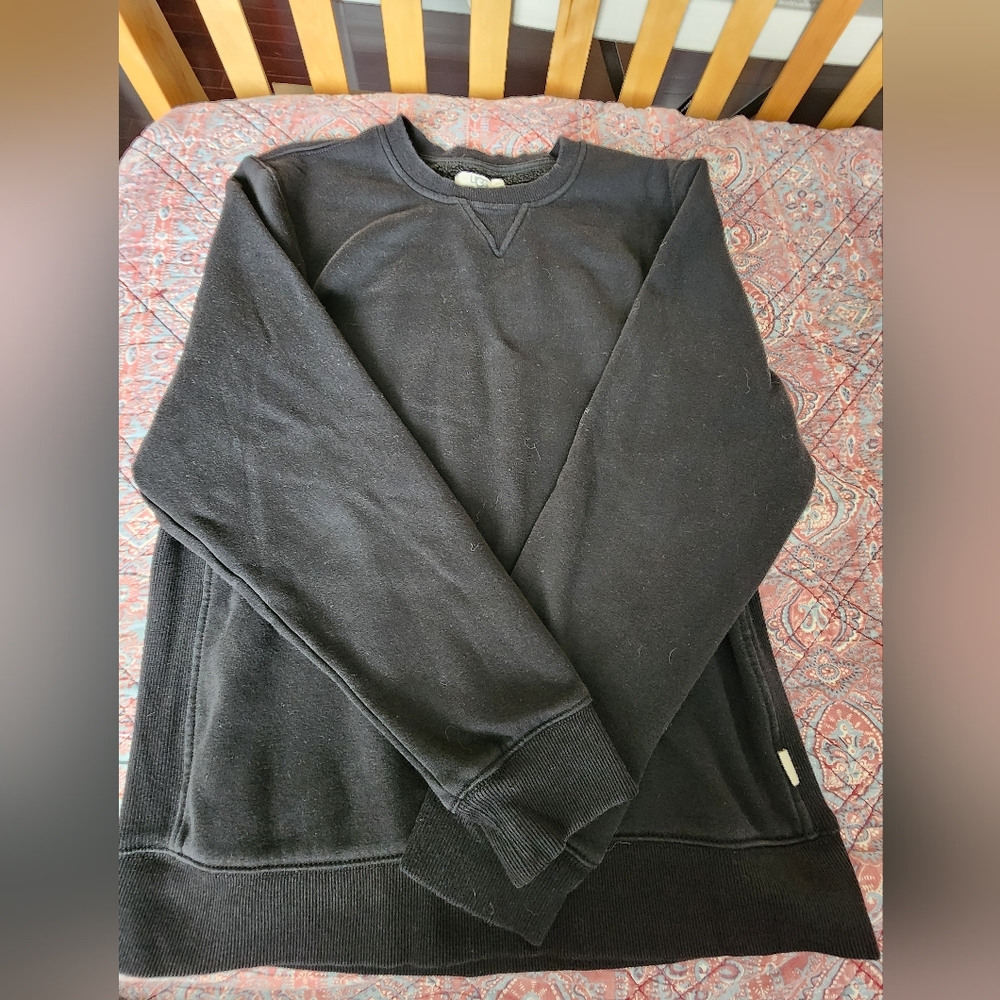 UGG Men's Classic Black Crewneck Sweater, Size Small
